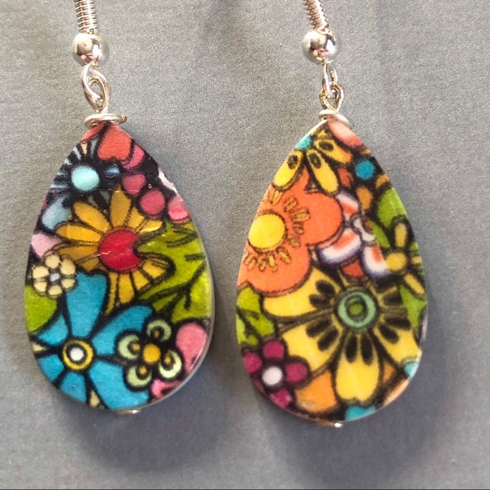 Floral drop earrings - Picture 3 of 3